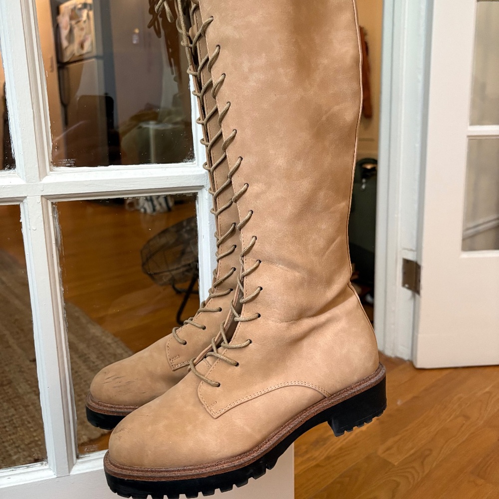 Brown / tan flat boots